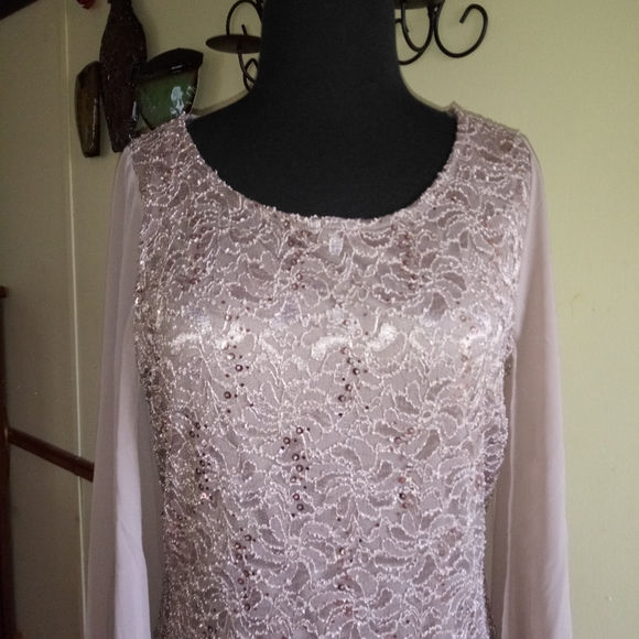 Dress - Picture 8 of 8